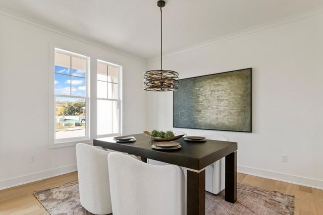 2700 NE Crestview Street, Blue Springs, MO 64029