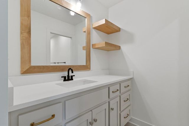 2700 NE Crestview Street, Blue Springs, MO 64029