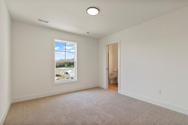 2700 NE Crestview Street, Blue Springs, MO 64029