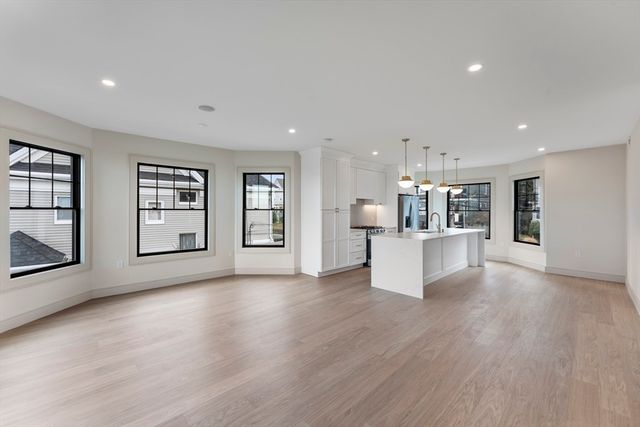 142 Metropolitan 2, Boston, MA 02131