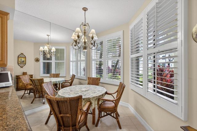 113 Palm Point Circle A, Palm Beach Gardens, FL 33418