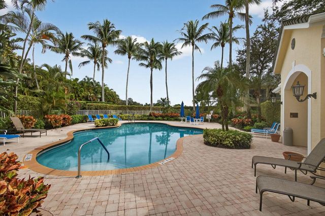 113 Palm Point Circle A, Palm Beach Gardens, FL 33418