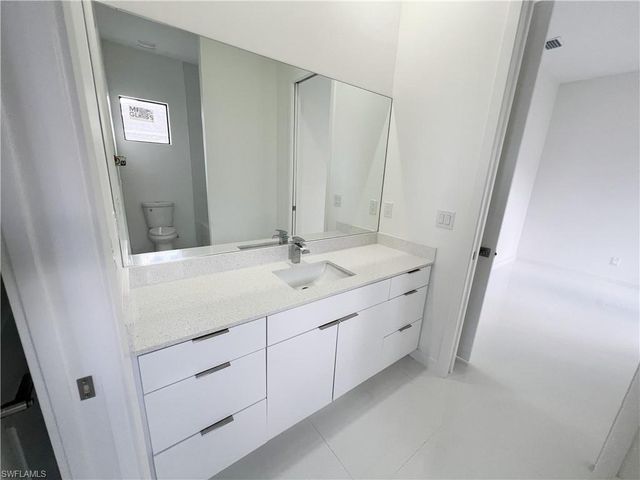 2102 NW 25th PL, Cape Coral, FL 33993