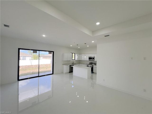 2102 NW 25th PL, Cape Coral, FL 33993