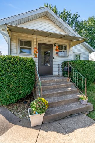 2125 Grove Street, Davenport, IA 52804