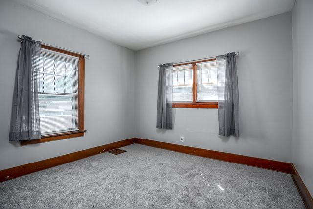 2125 Grove Street, Davenport, IA 52804