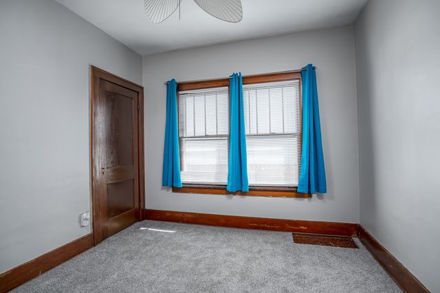 2125 Grove Street, Davenport, IA 52804