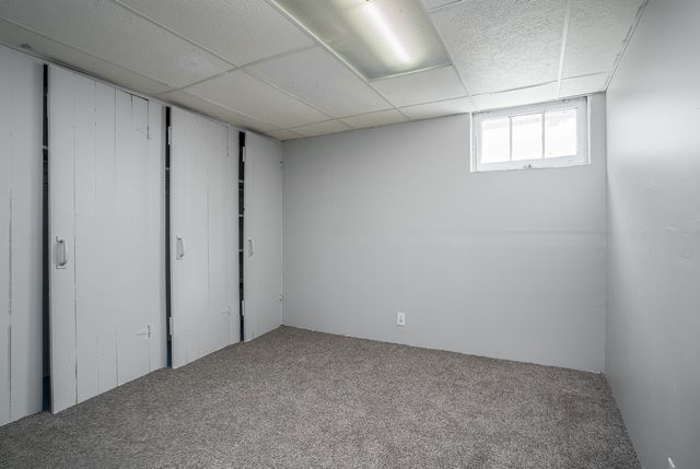2125 Grove Street, Davenport, IA 52804