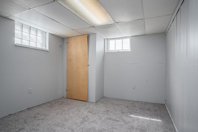 2125 Grove Street, Davenport, IA 52804