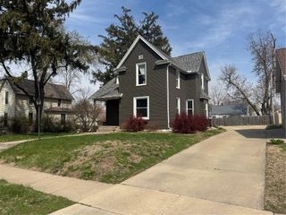943 18th Street, Marion, IA 52302