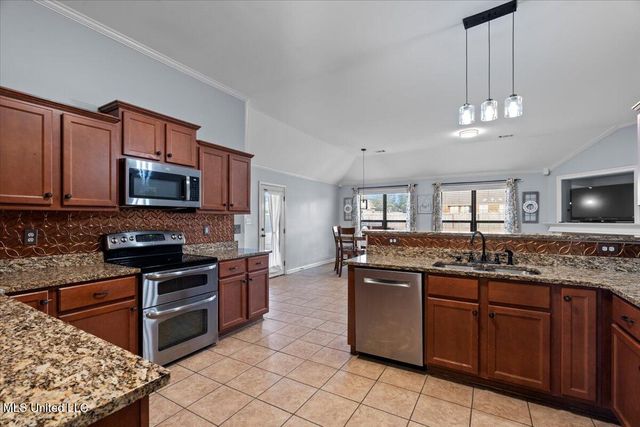 6780 Clarmore Drive, Olive Branch, MS 38654