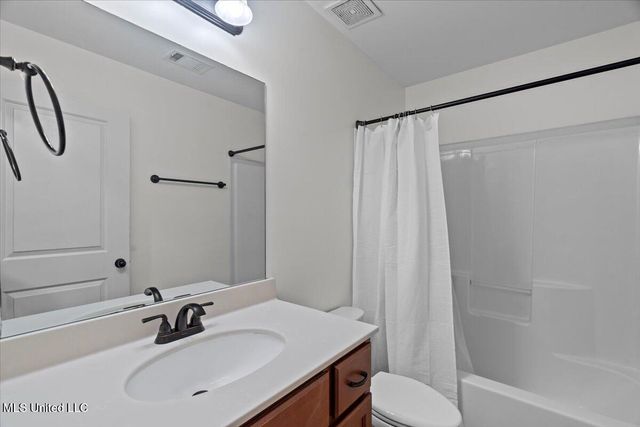 6780 Clarmore Drive, Olive Branch, MS 38654