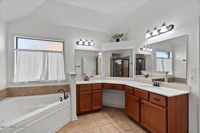 6780 Clarmore Drive, Olive Branch, MS 38654