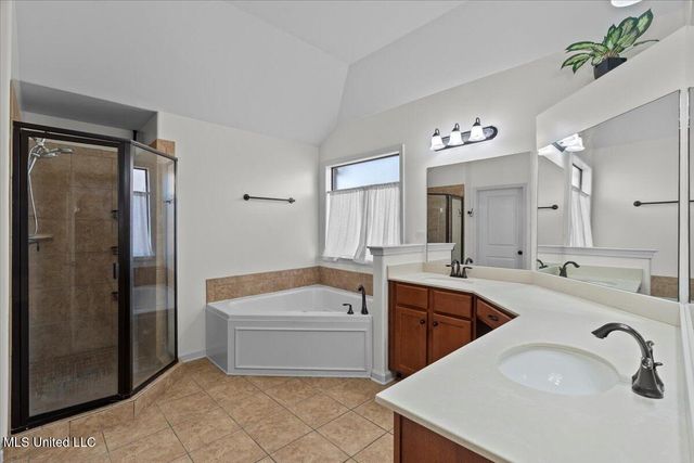 6780 Clarmore Drive, Olive Branch, MS 38654