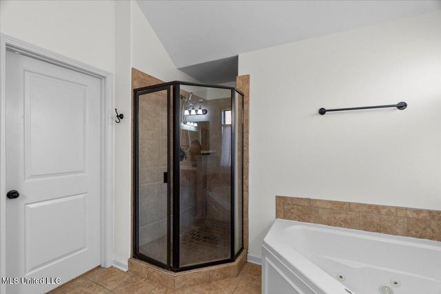 6780 Clarmore Drive, Olive Branch, MS 38654