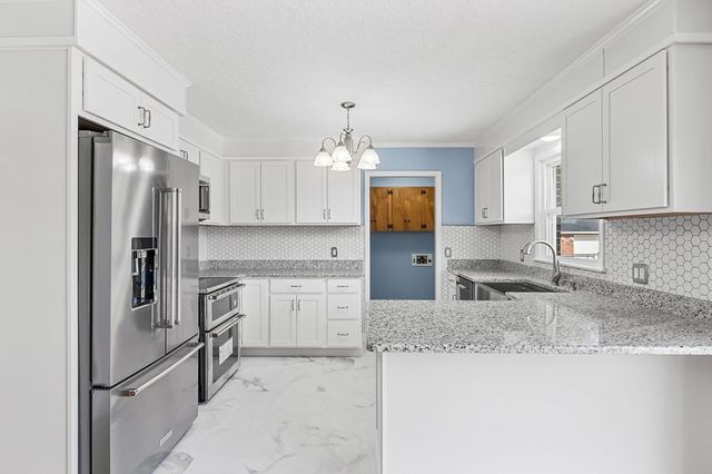 210 Gillen Dr, Sparta, TN 38583