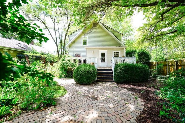 1800 Illinois Street, Lawrence, KS 66044