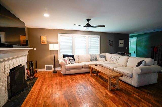 1800 Illinois Street, Lawrence, KS 66044