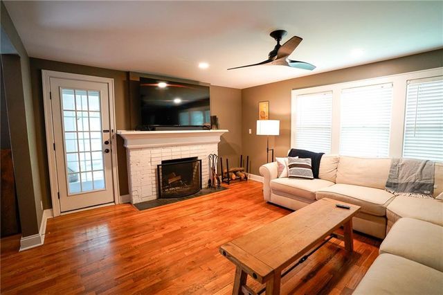 1800 Illinois Street, Lawrence, KS 66044