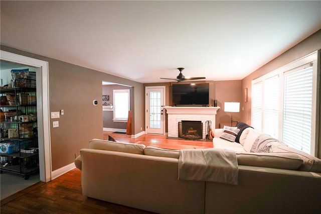 1800 Illinois Street, Lawrence, KS 66044