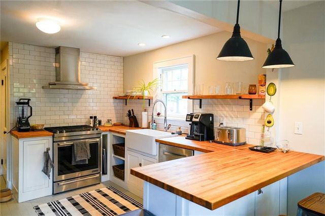 1800 Illinois Street, Lawrence, KS 66044