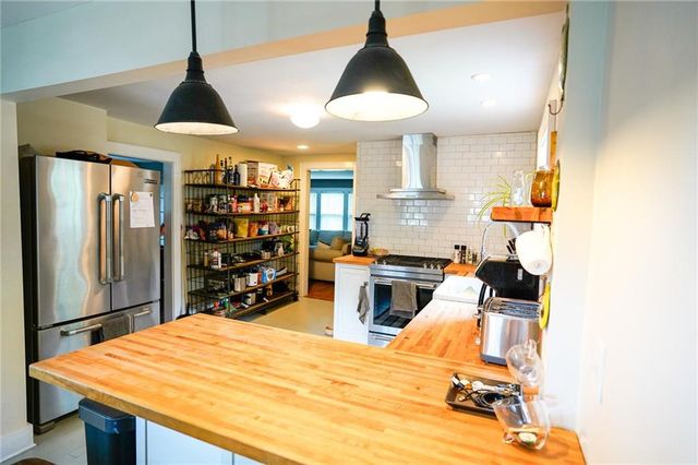 1800 Illinois Street, Lawrence, KS 66044