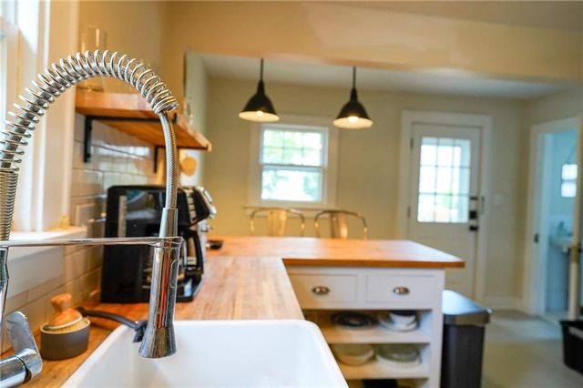 1800 Illinois Street, Lawrence, KS 66044