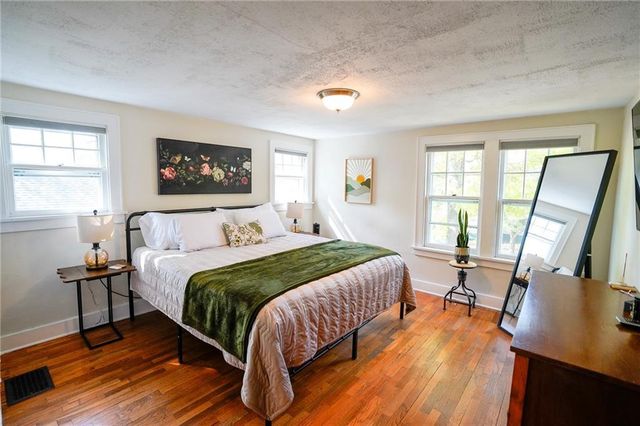 1800 Illinois Street, Lawrence, KS 66044