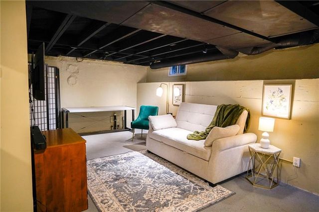 1800 Illinois Street, Lawrence, KS 66044