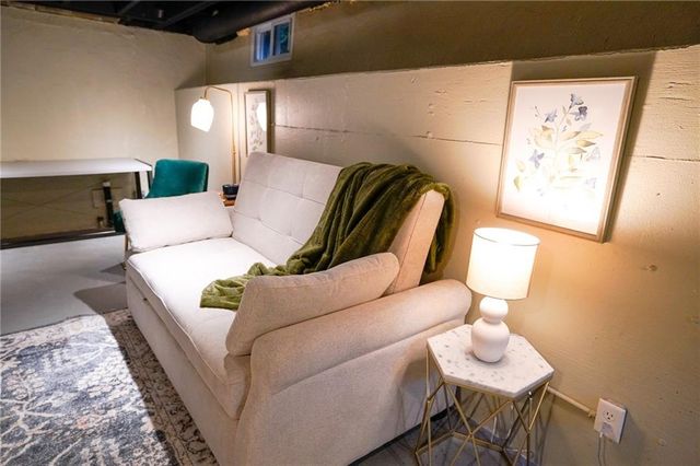 1800 Illinois Street, Lawrence, KS 66044