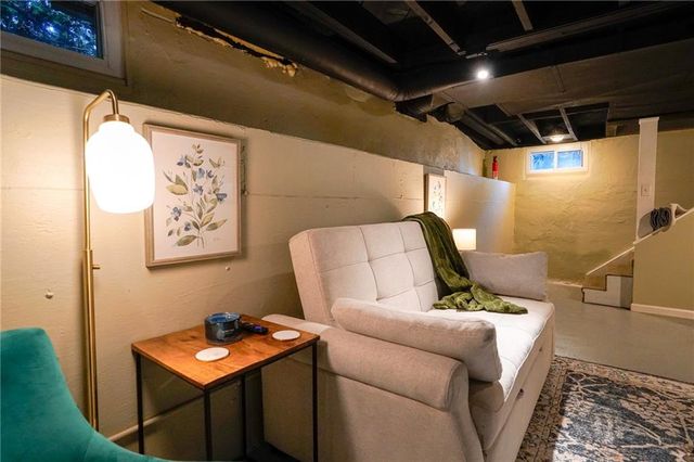 1800 Illinois Street, Lawrence, KS 66044