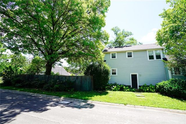 1800 Illinois Street, Lawrence, KS 66044