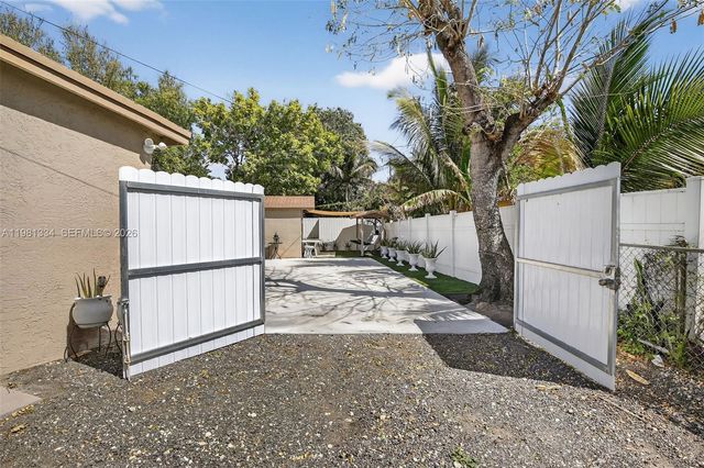 3220 NW 2nd St, Lauderhill, FL 33311