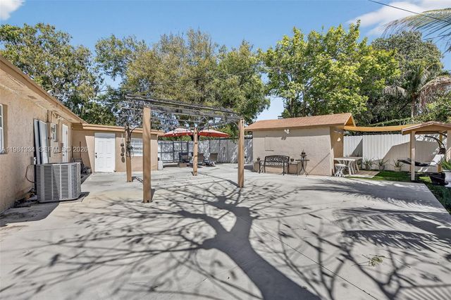 3220 NW 2nd St, Lauderhill, FL 33311