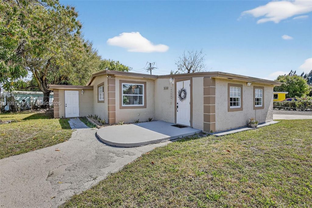 3220 NW 2nd St, Lauderhill, FL 33311