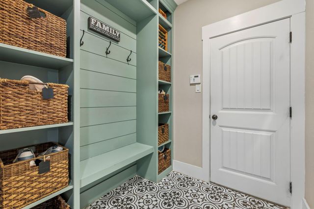 390 Camden Hills W, Montgomery, TX 77356