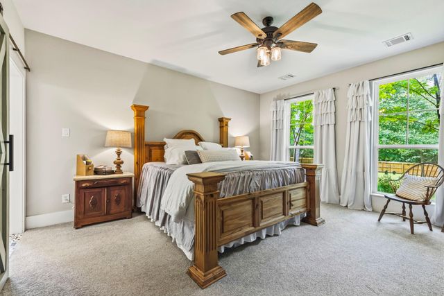 390 Camden Hills W, Montgomery, TX 77356