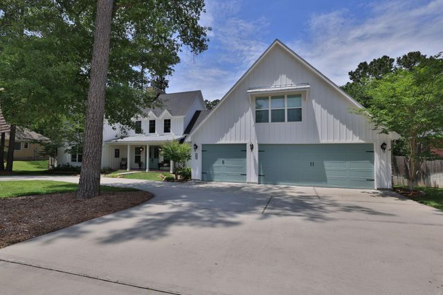 390 Camden Hills W, Montgomery, TX 77356