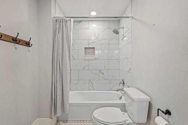 390 Camden Hills W, Montgomery, TX 77356