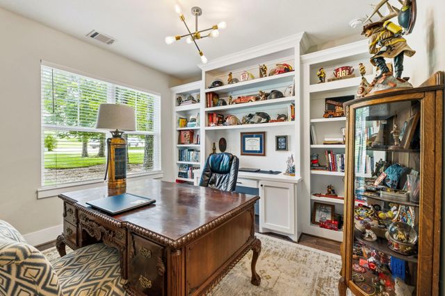 390 Camden Hills W, Montgomery, TX 77356