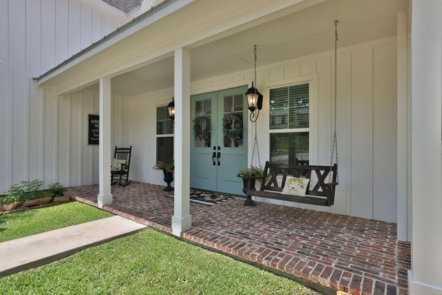 390 Camden Hills W, Montgomery, TX 77356