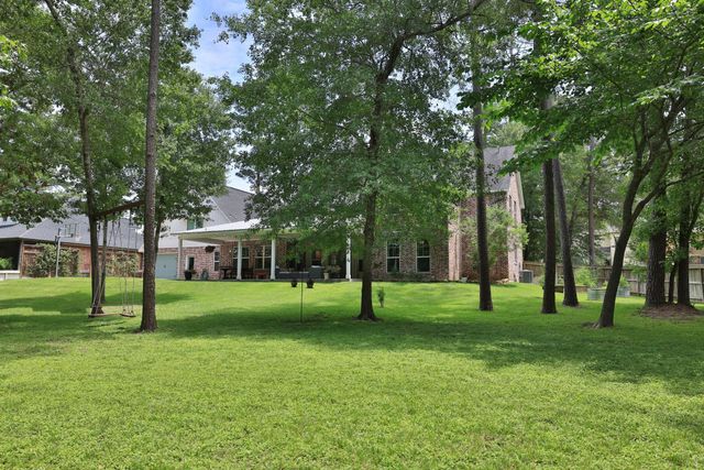 390 Camden Hills W, Montgomery, TX 77356