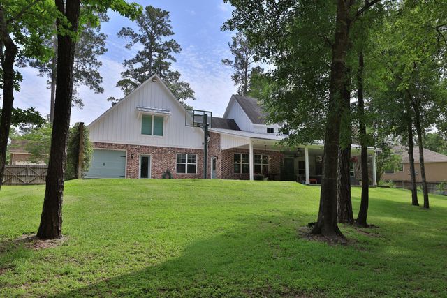 390 Camden Hills W, Montgomery, TX 77356