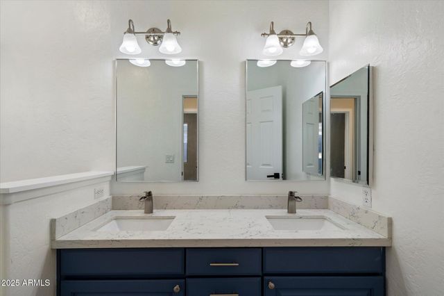 4352 W WALTON Way, Chandler, AZ 85226