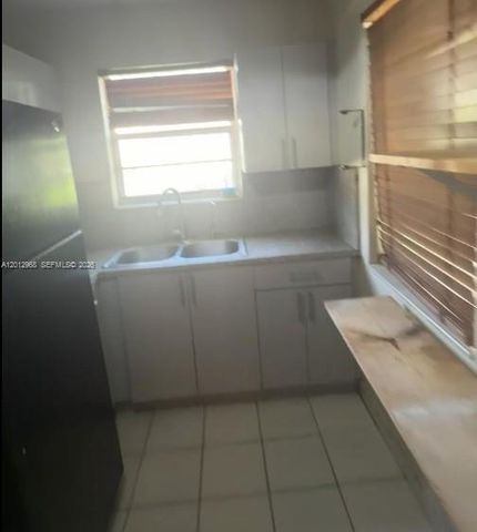 2735 NW 28th St 2735, Miami, FL 33142