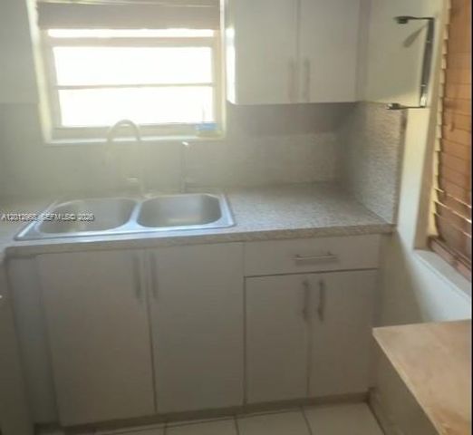 2735 NW 28th St 2735, Miami, FL 33142