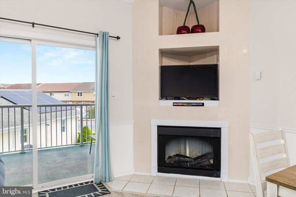 Image 11 of property listing at 8901 RUSTY ANCHOR RD #C, Ocean City, MD 21842