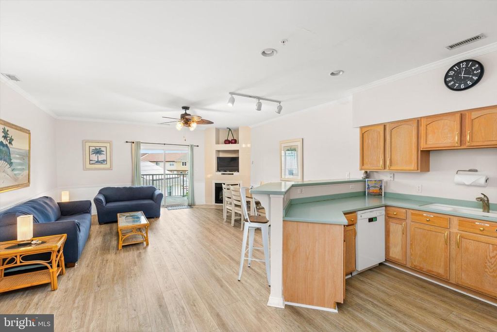 Image 16 of property listing at 8901 RUSTY ANCHOR RD #C, Ocean City, MD 21842