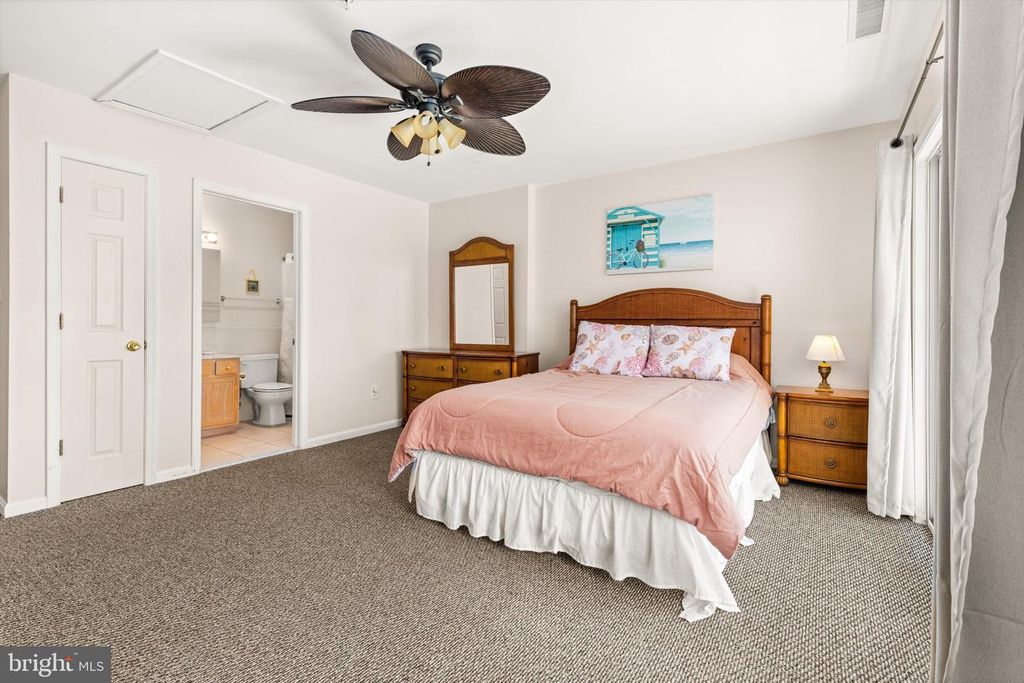 Image 23 of property listing at 8901 RUSTY ANCHOR RD #C, Ocean City, MD 21842