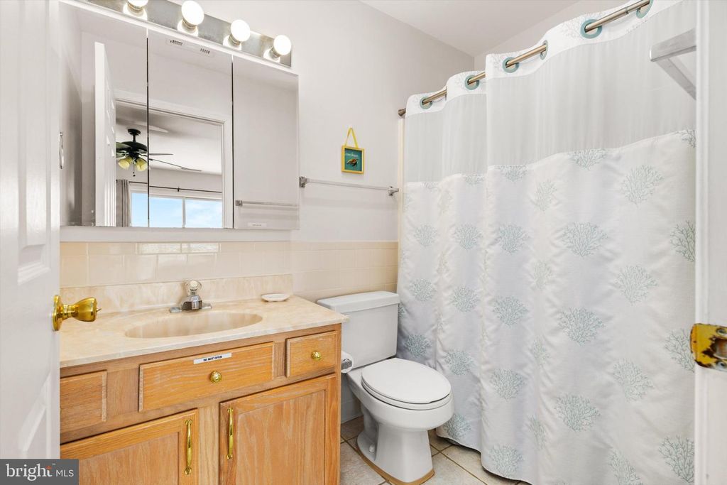 Image 24 of property listing at 8901 RUSTY ANCHOR RD #C, Ocean City, MD 21842